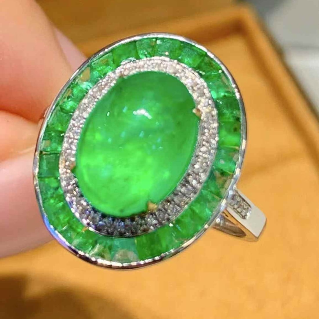 14k Gold 3 Ct Vivid Green Natural Emerald & Diamond Ring - 3