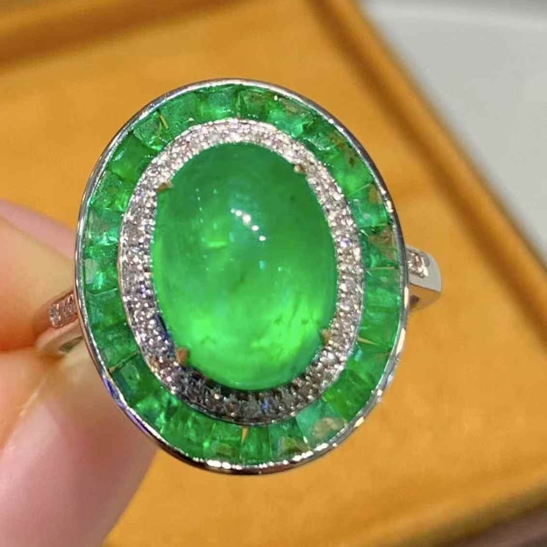 14k Gold 3 Ct Vivid Green Natural Emerald & Diamond Ring - 5