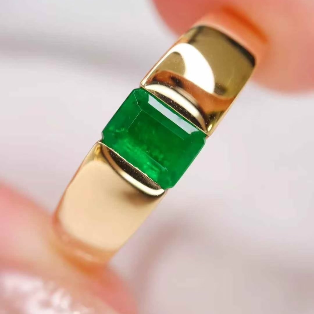 14k Gold 0.45 Ct Vivid Green Natural Emerald Ring - 2