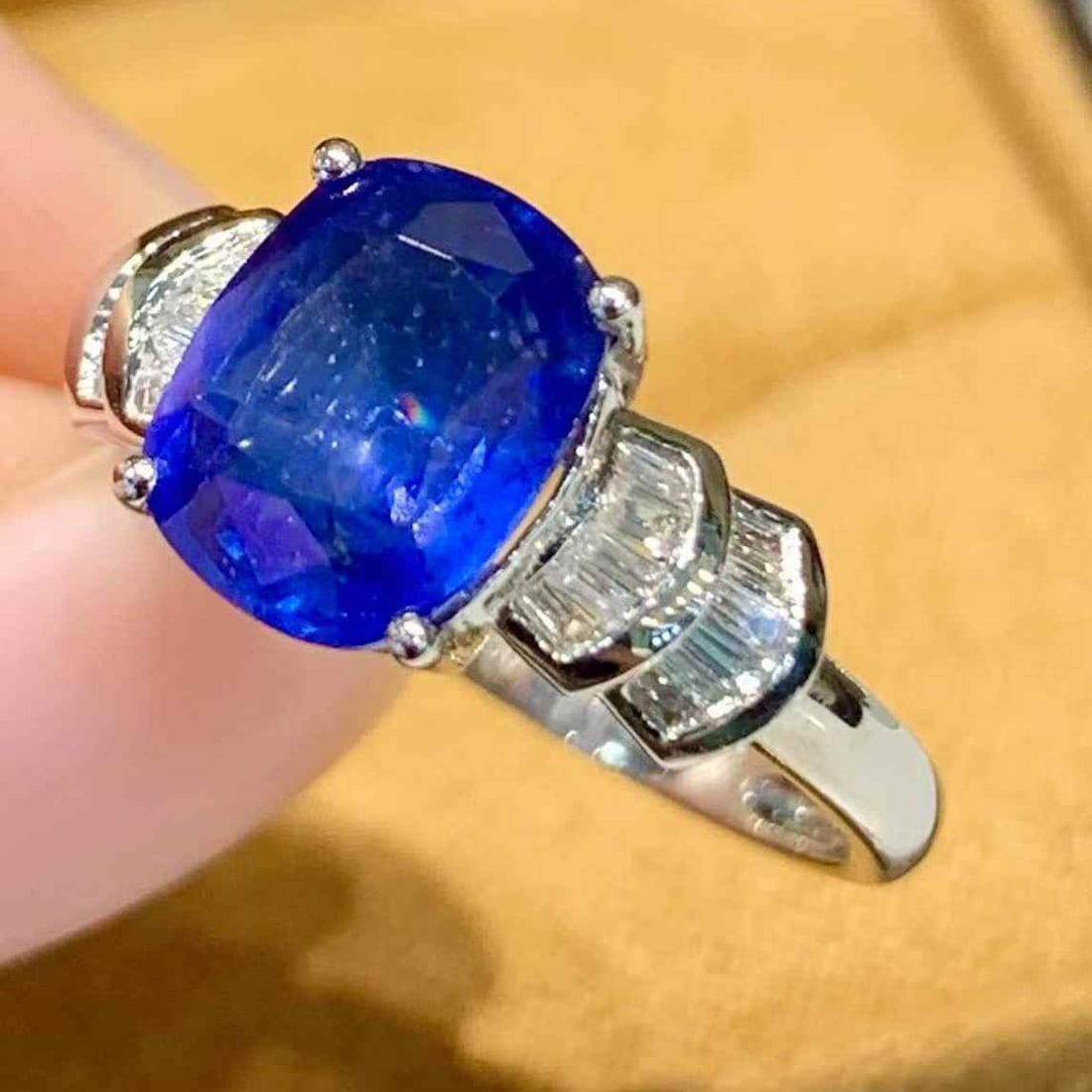 14k Gold 2.8 Ct Natural Sapphire & Diamond Ring - 3