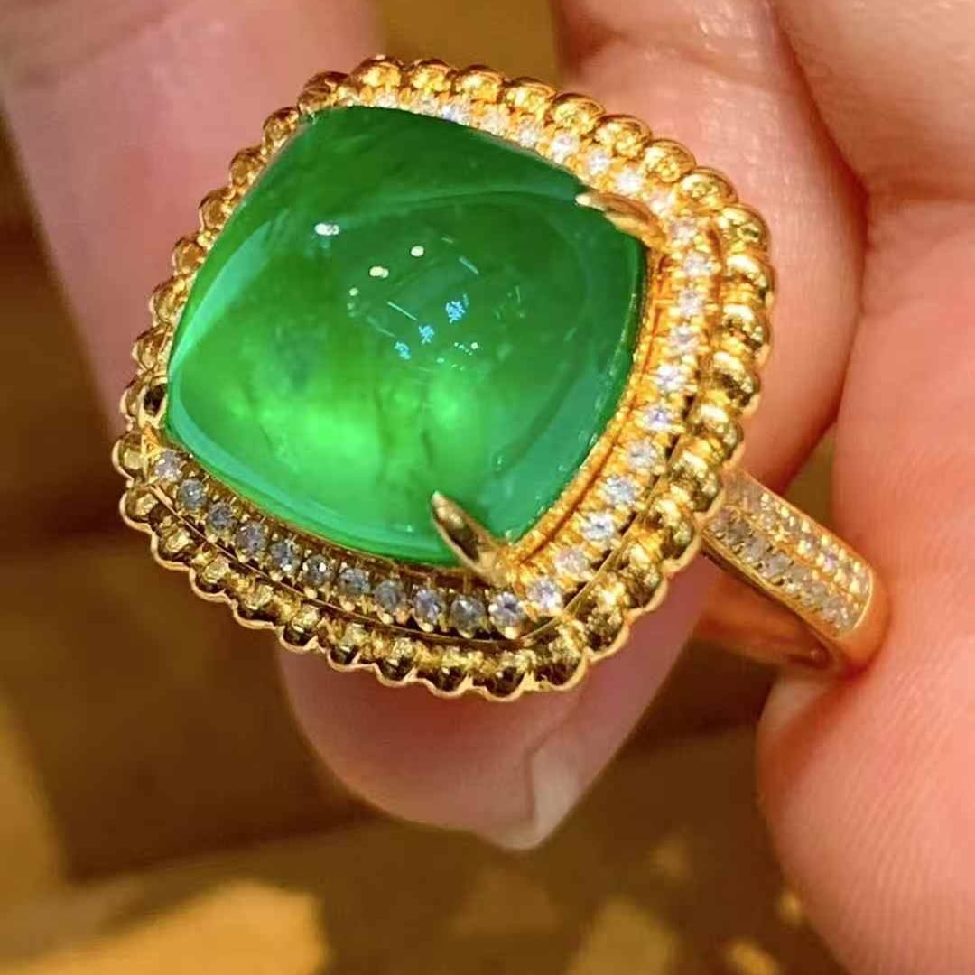 14k Gold 5.6 Ct Natural Emerald & Diamond Ring - 4