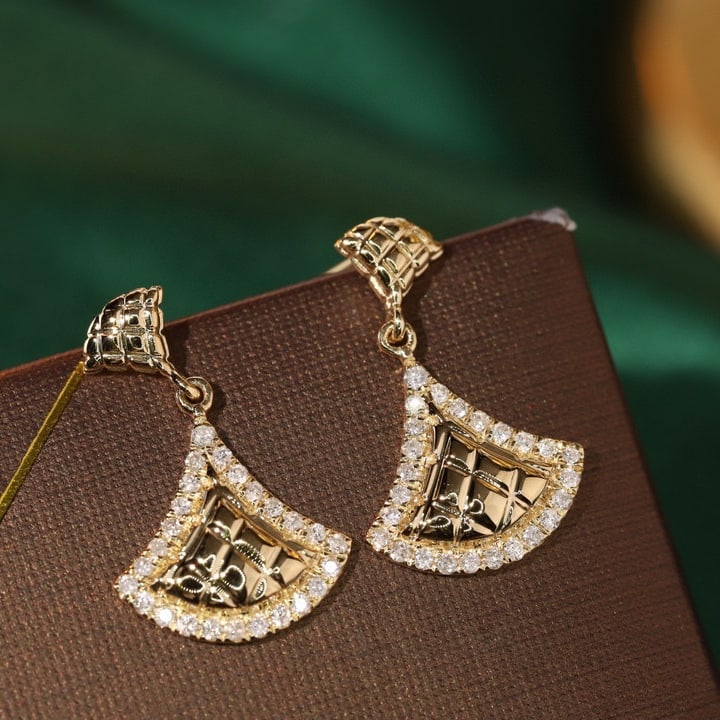 14k Gold 0.3 Ct Natural H Diamond Earrings: Ref:231059165 // gold content:14k gold // main gemstone:diamond // shape:round // carat weight:0. 3ct // clarity grade:vs-si // color:h // treatment:natural // cut grade:g // Condition: New High