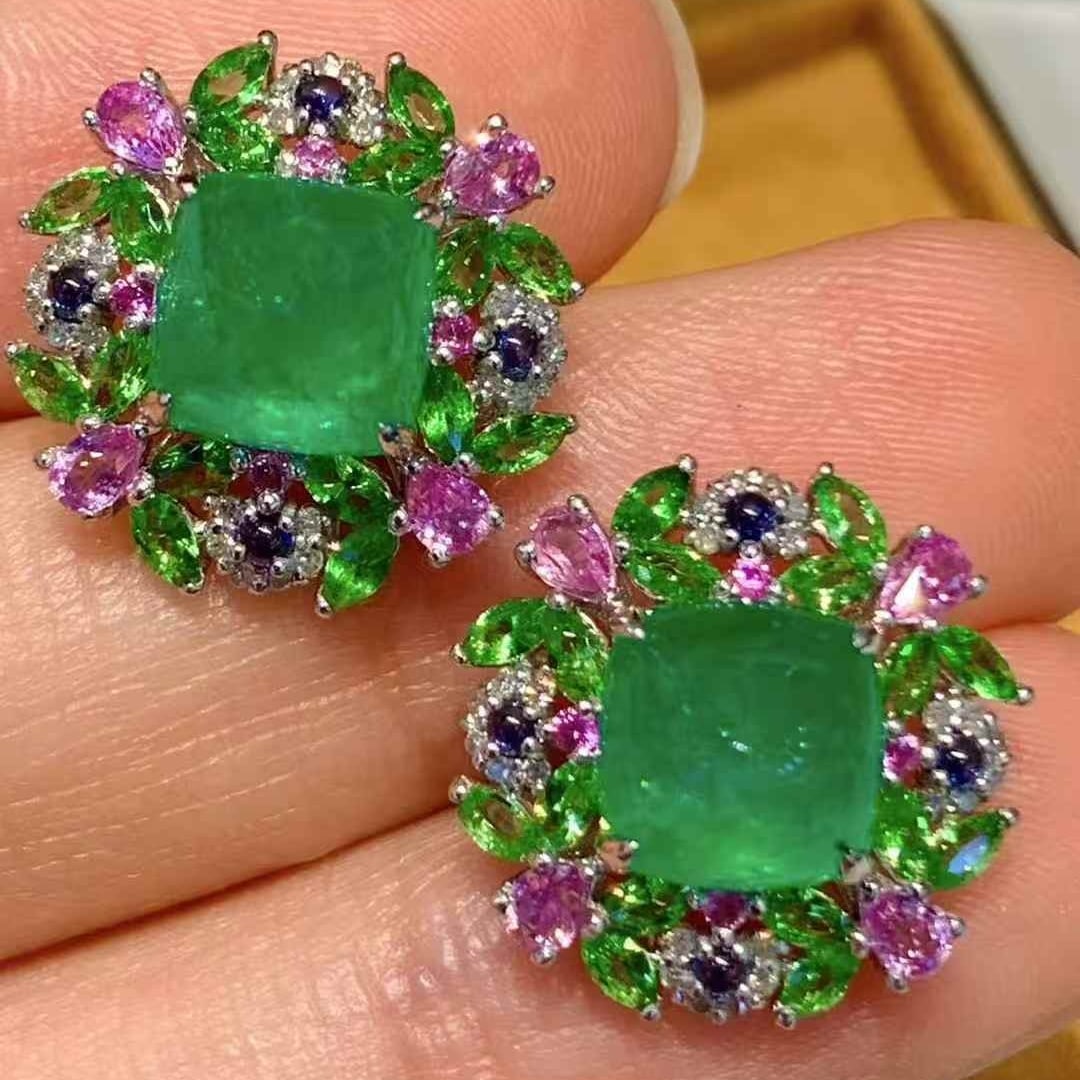 14k Gold 4.3 Ct Natural Emerald & Diamond Earrings - 3