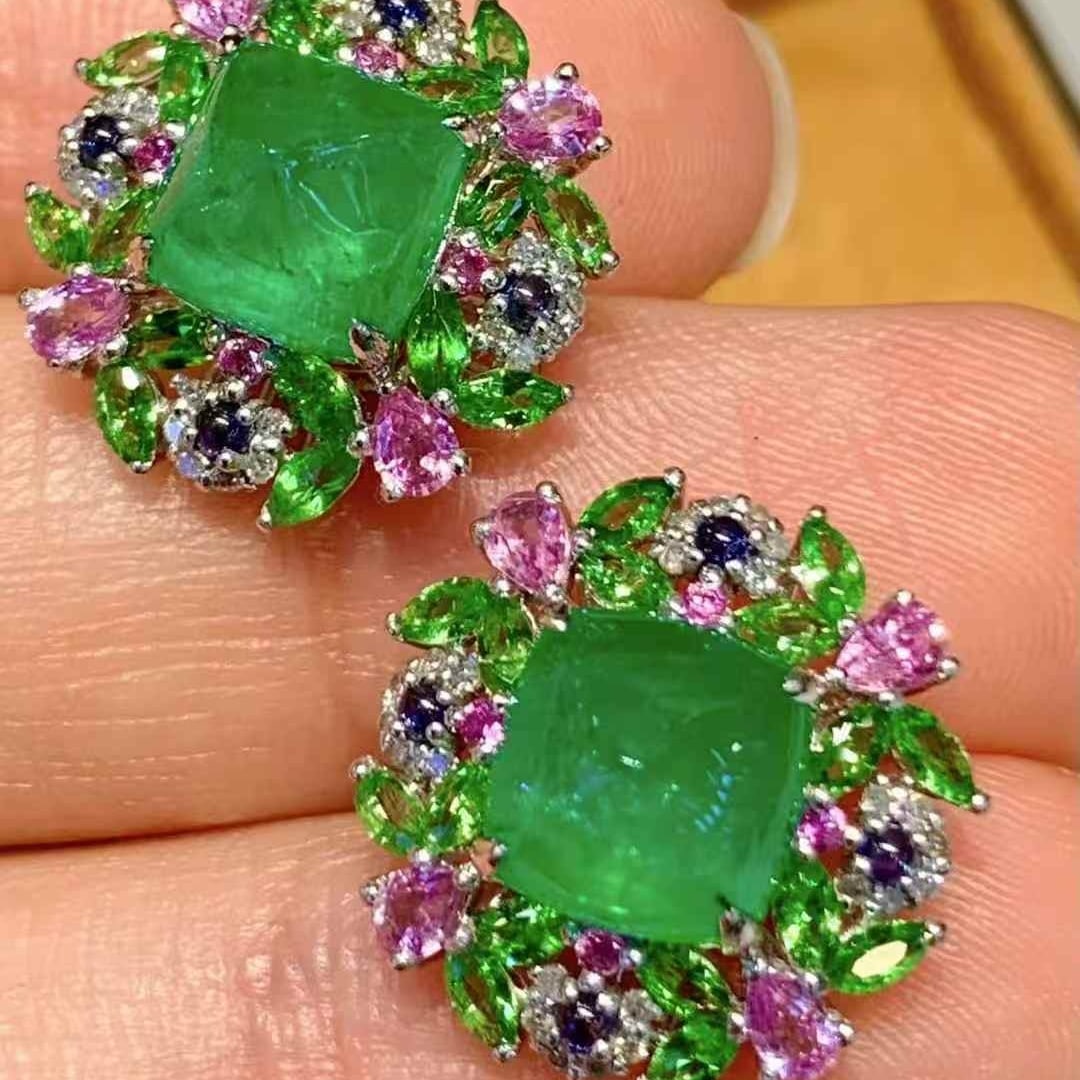 14k Gold 4.3 Ct Natural Emerald & Diamond Earrings - 5