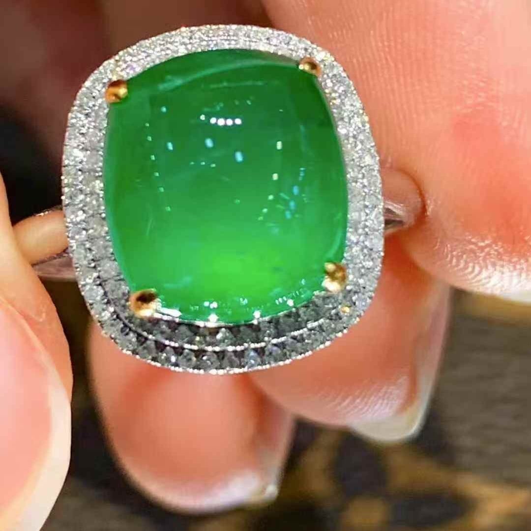 14k Gold 4.6 Ct Natural Emerald & Diamond Ring - 3