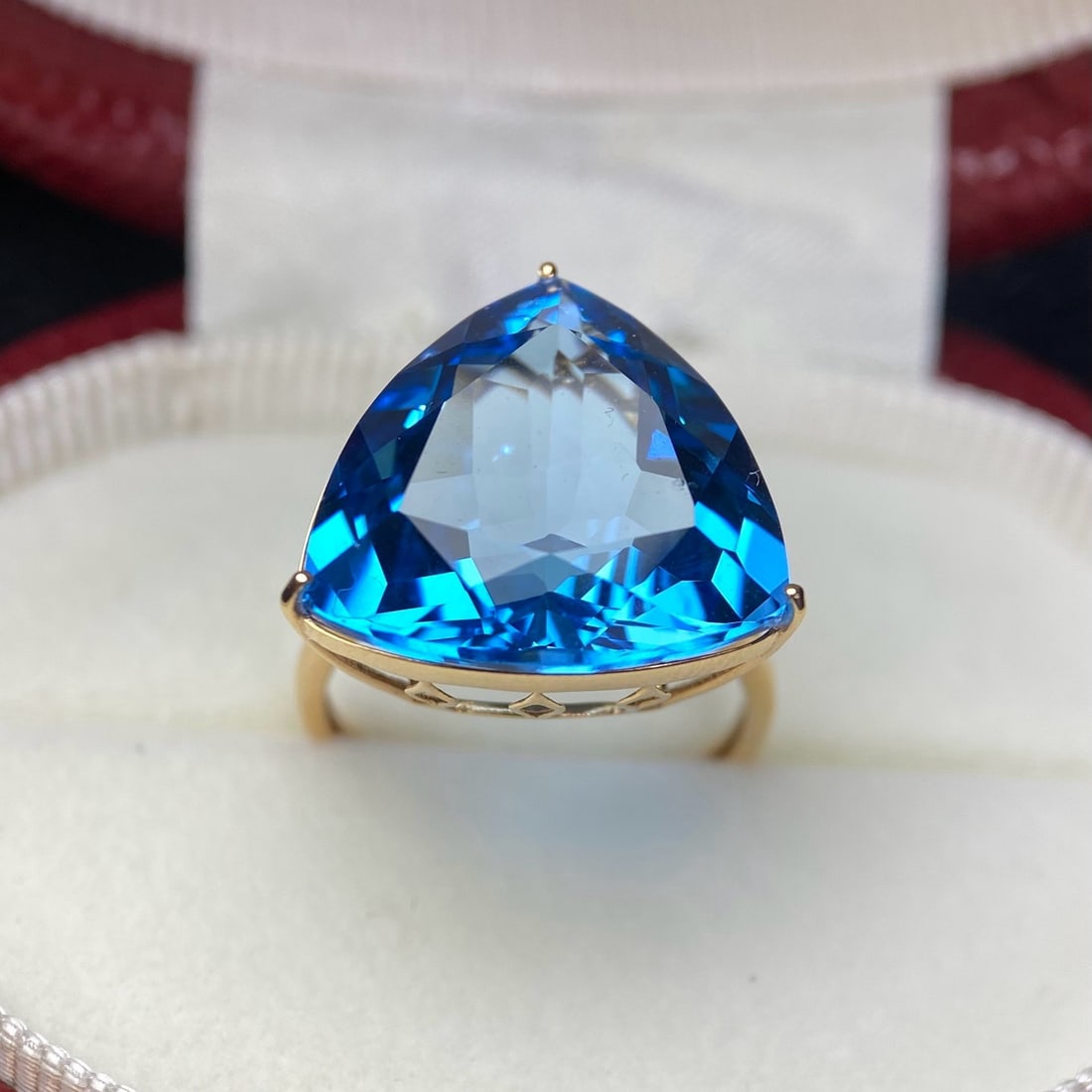 14k Gold 20.3 Ct Natural Topaz & Diamond Ring - 4