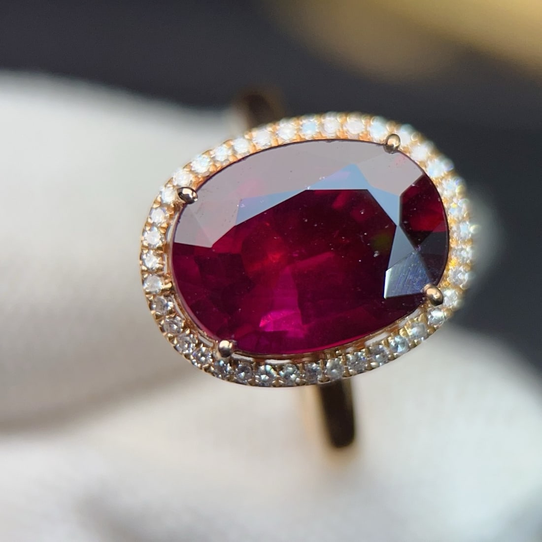 14k Gold 6.05 Ctw Natural Garnet & Diamond Ring - 3