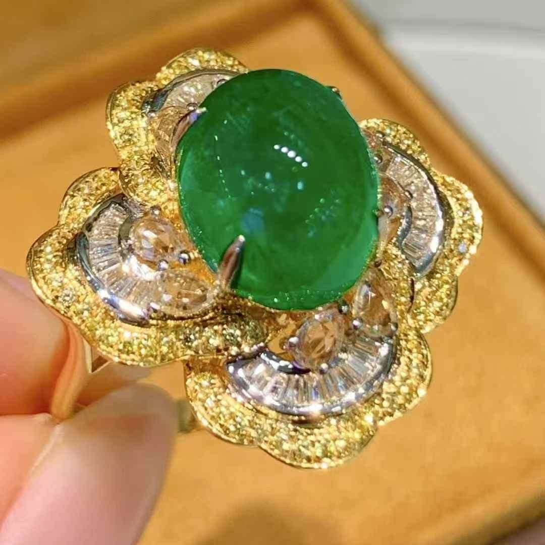 14k Gold 3.5 Ct Natural Emerald & Diamond & Sapphire Ring - 2