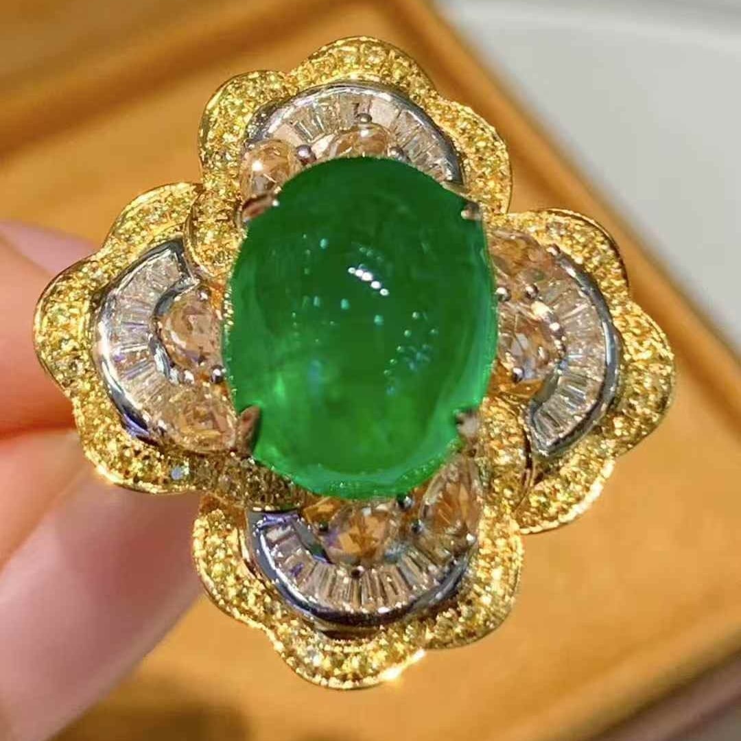 14k Gold 3.5 Ct Natural Emerald & Diamond & Sapphire Ring - 4