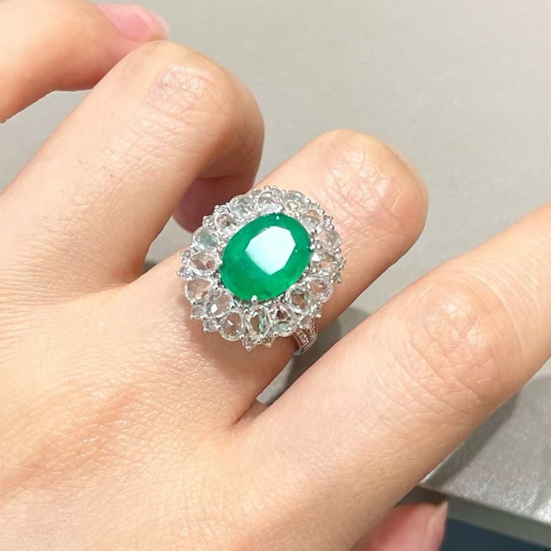 14k Gold 2.7 Ct Natural Emerald & Diamond & Sapphire Ring - 2