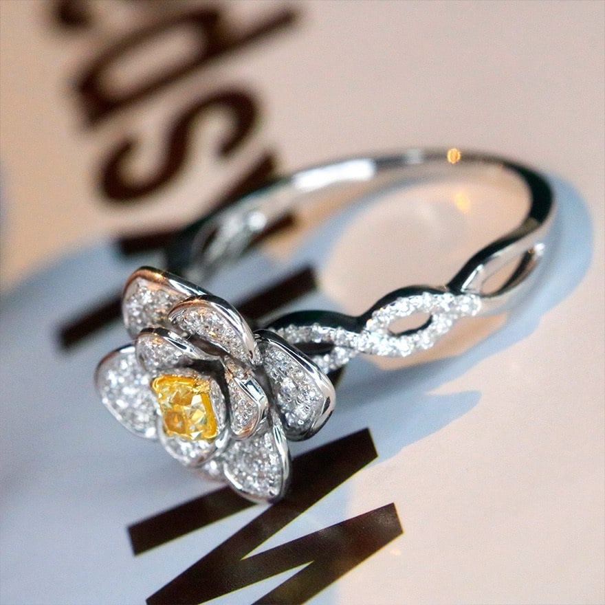 14k Gold 0.4 Ct Natural Color Diamond Ring - 2