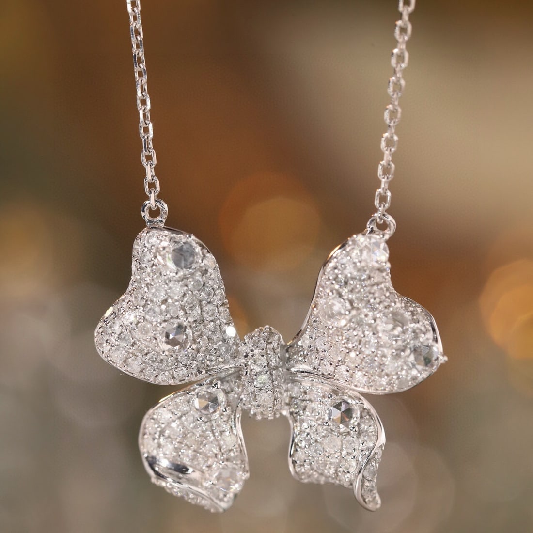 14k Gold 0.8 Ct Natural H Diamond Necklace: Ref:231059254 // gold content:14k gold // main gemstone:diamond // shape:round // carat weight:0. 8ct // clarity grade:vs-si // color:h // treatment:natural // cut grade:g // High Estimate: 6600 Low