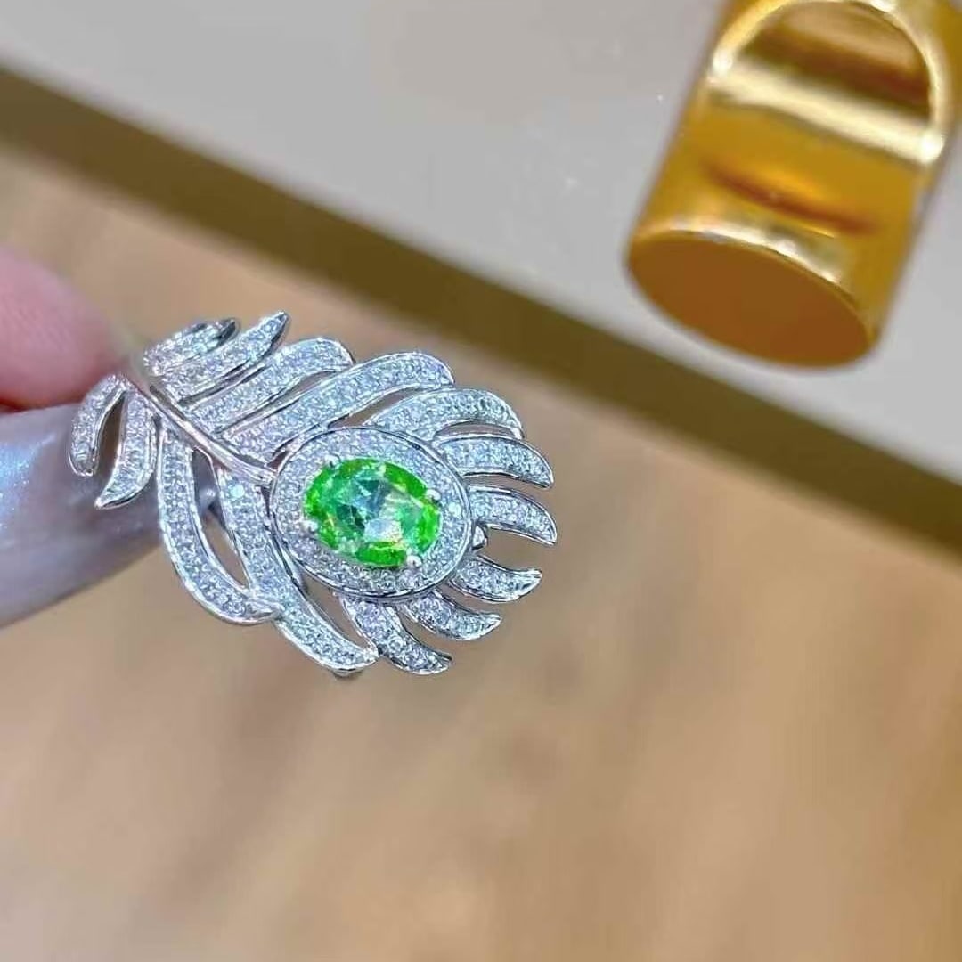 14k Gold 1.01 Ct Natural Green Diamond & Diamond Ring - 2