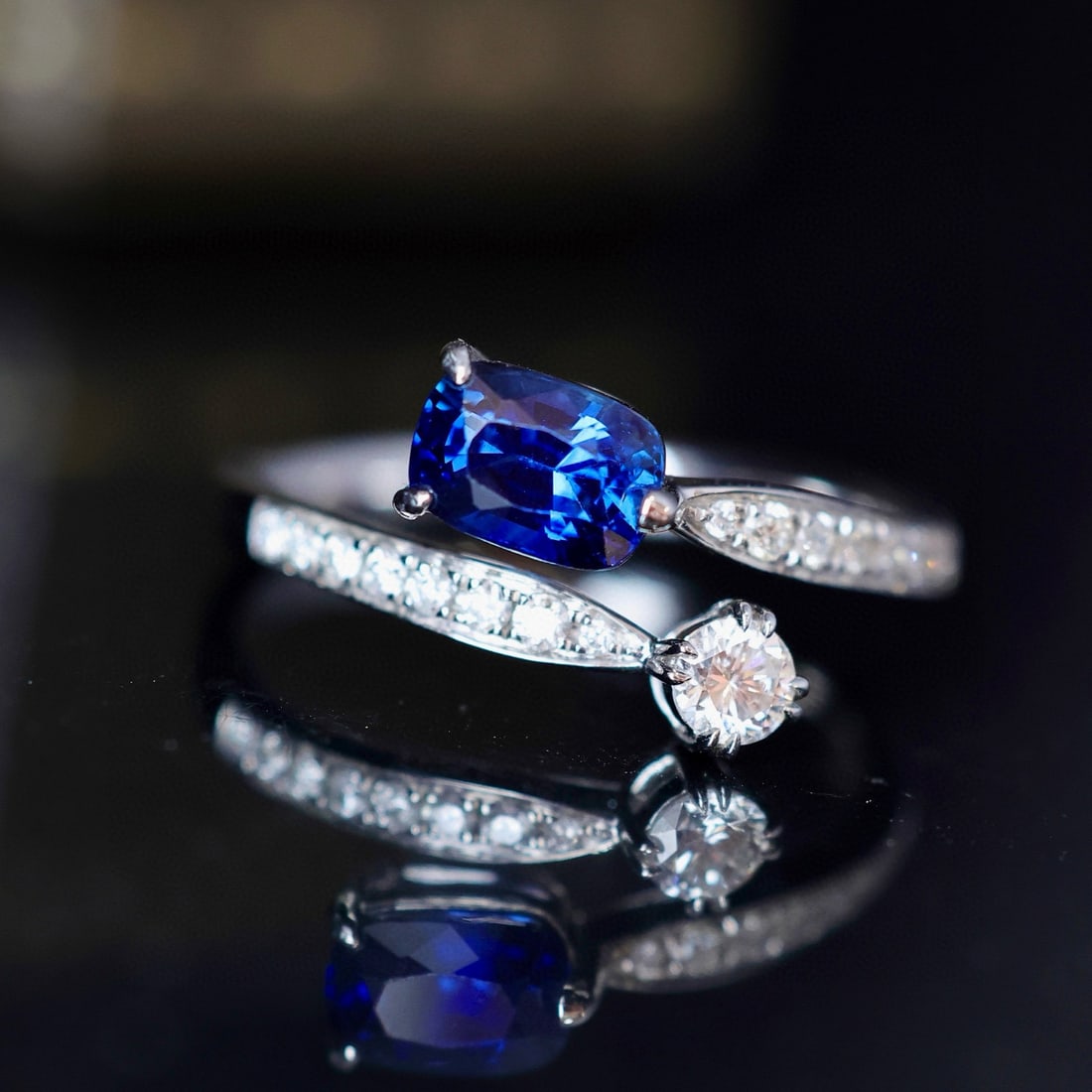 14k Gold 1.03 Ctw Natural Sapphire & Diamond Ring: Ref:231060005 // gold content:14k gold // ring size:7. 25us // // main gemstone:sapphire // shape:cushion // carat weight:0. 9ct // color:royal blue // treatment:natural // // adjacent gemstone 2 :