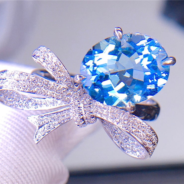 14k Gold 3.6 Ct Natural Aquamarine & Diamond Ring: Ref:231060015 // gold content:14k gold // ring size:7. 25us // // main gemstone:aquamarine // shape:oval // carat weight:3. 6ct // color:santa maria color // treatment:natural // // adjacent gemstone