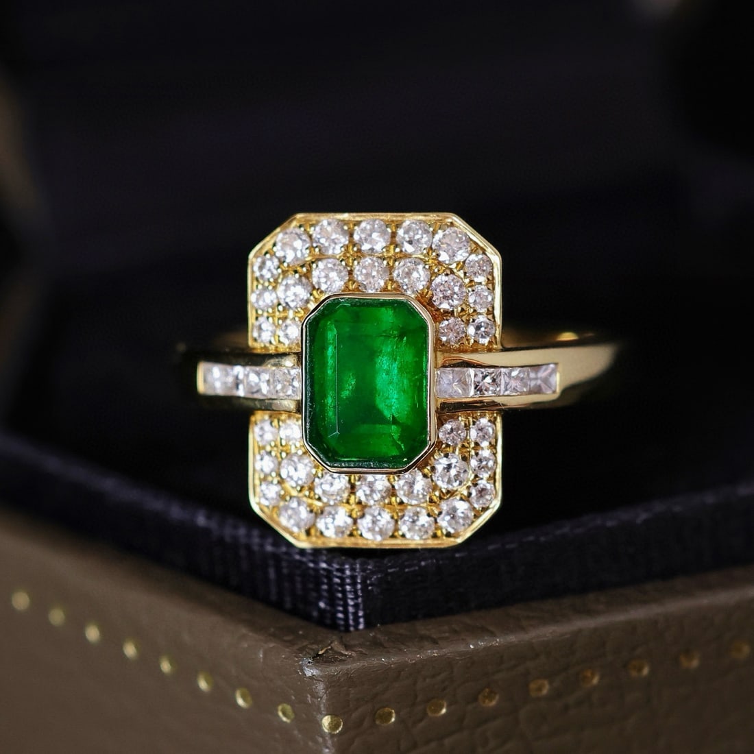 14k Gold 1.33 Ctw Vivid Green Natural Emerald & Diamond Ring - 4