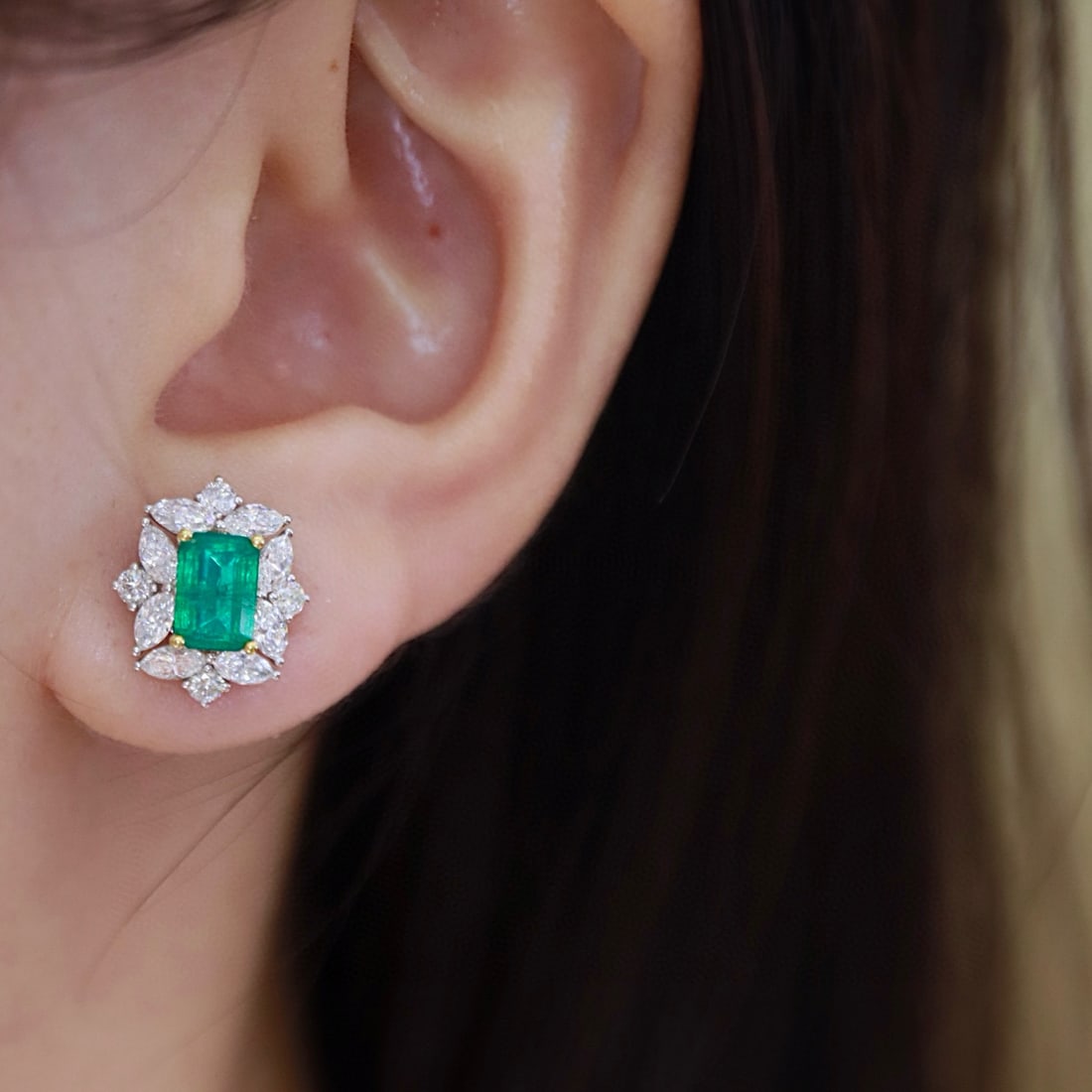 14k Gold 2.62 Ctw Natural Emerald & Diamond Earrings - 6