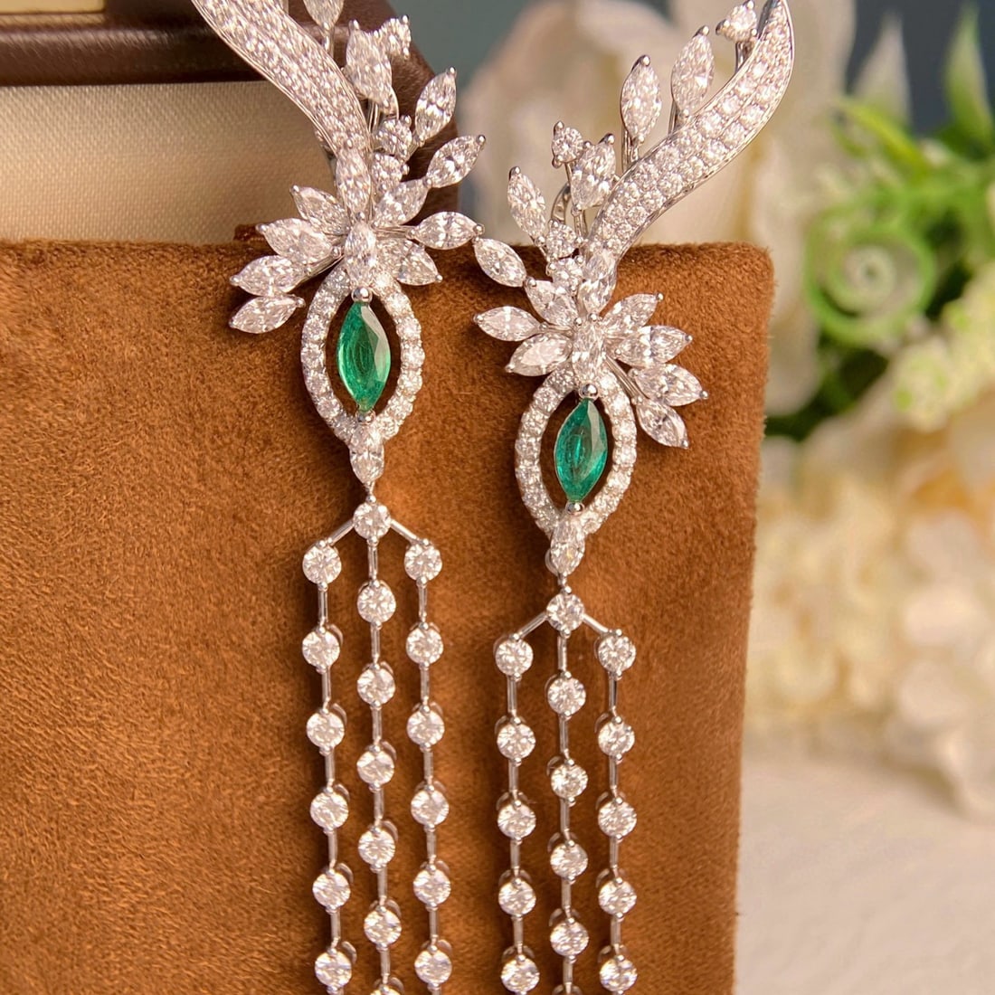 14k Gold 9.01 Ctw Natural Emerald & Diamond Earrings: Ref:231060073 // gold content:14k gold // main gemstone:emerald // shape:marquise // carat weight:0. 59ct // color:green // treatment:natural // // adjacent gemstone 2 : diamond // shape:multiply //