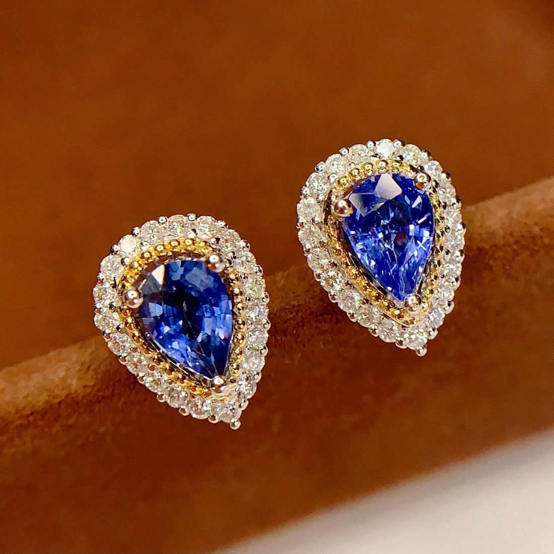 14k Gold 1.5 Ct Natural Sapphire & Diamond Earrings - 2