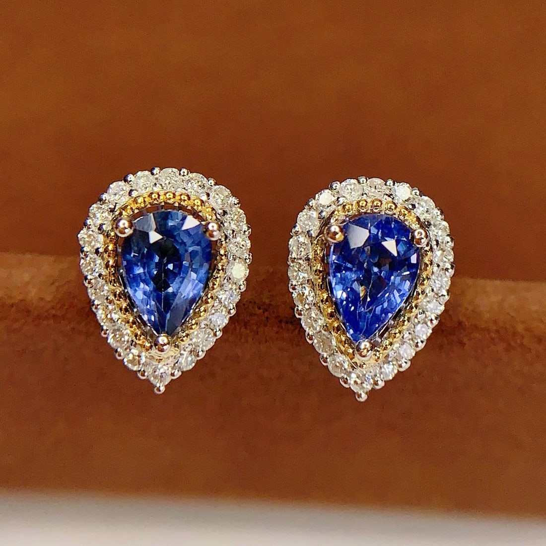 14k Gold 1.5 Ct Natural Sapphire & Diamond Earrings - 3