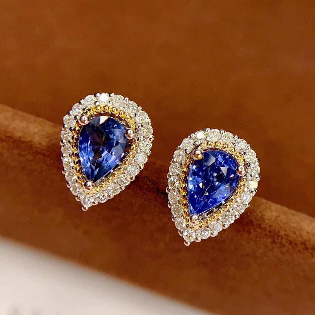 14k Gold 1.5 Ct Natural Sapphire & Diamond Earrings - 4