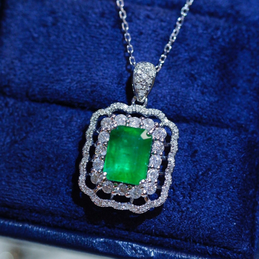 14k Gold 2.15 Ctw Vivid Green Natural Emerald & Diamond Necklace - 4
