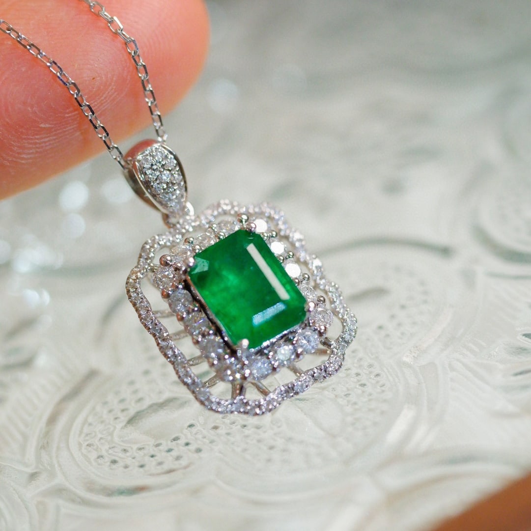 14k Gold 2.15 Ctw Vivid Green Natural Emerald & Diamond Necklace - 5