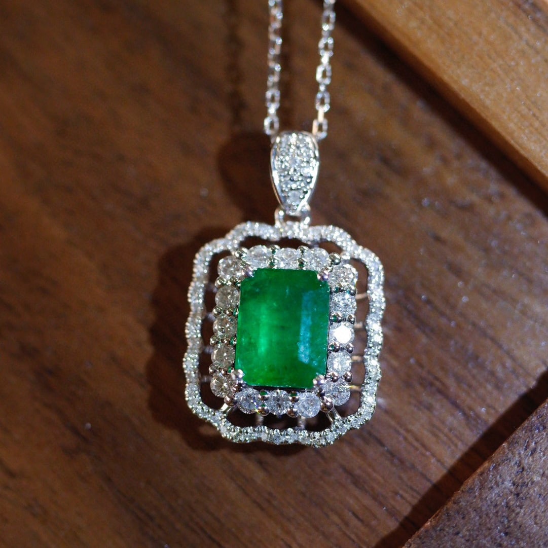 14k Gold 2.15 Ctw Vivid Green Natural Emerald & Diamond Necklace - 6