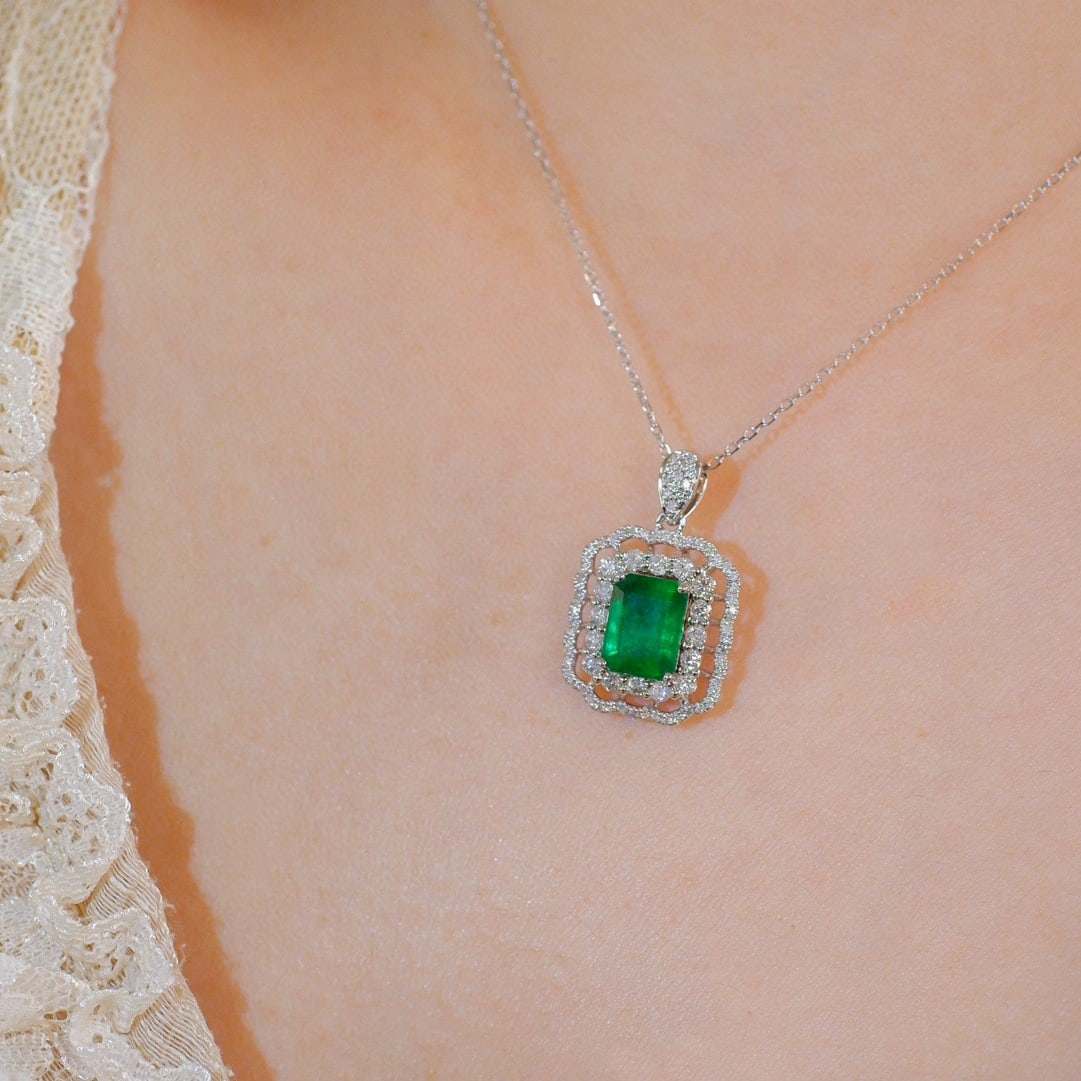 14k Gold 2.15 Ctw Vivid Green Natural Emerald & Diamond Necklace - 8