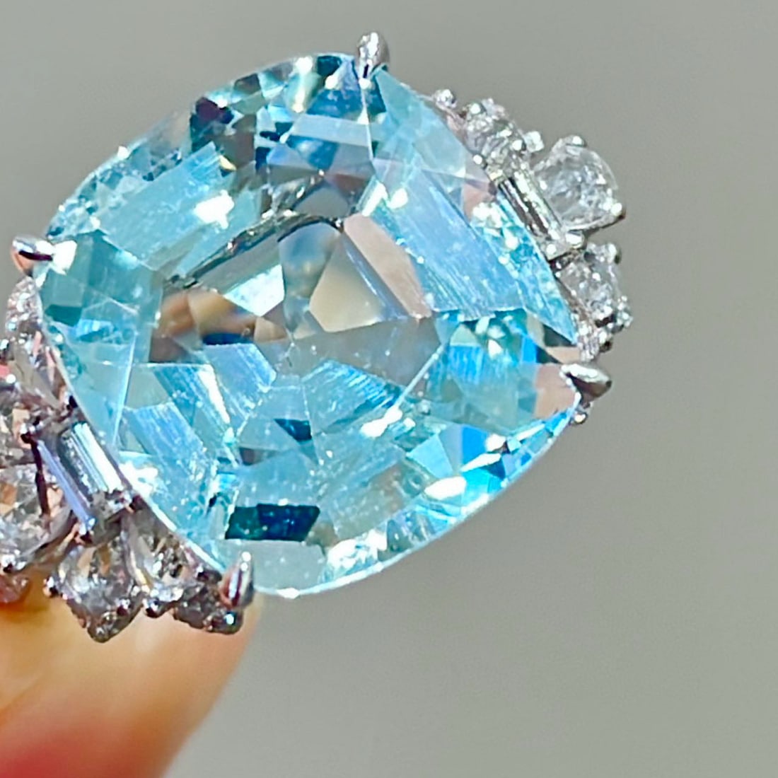 14k Gold 7.45 Ct Natural Aquamarine & Sapphire & Diamond Ring - 4