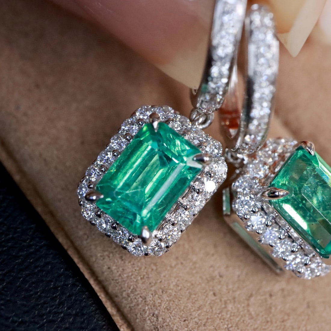 14k Gold 2.65 Ctw Natural Emerald & Diamond Earrings - 4