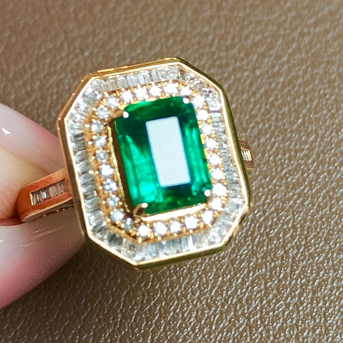 14k Gold 2.84 Ctw Vivid Green Natural Emerald & Diamond Ring - 2