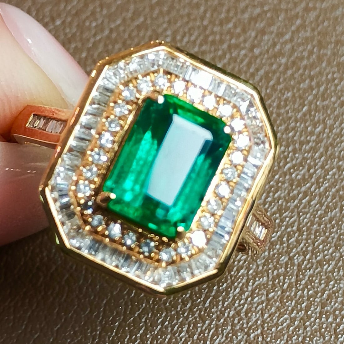 14k Gold 2.84 Ctw Vivid Green Natural Emerald & Diamond Ring - 7