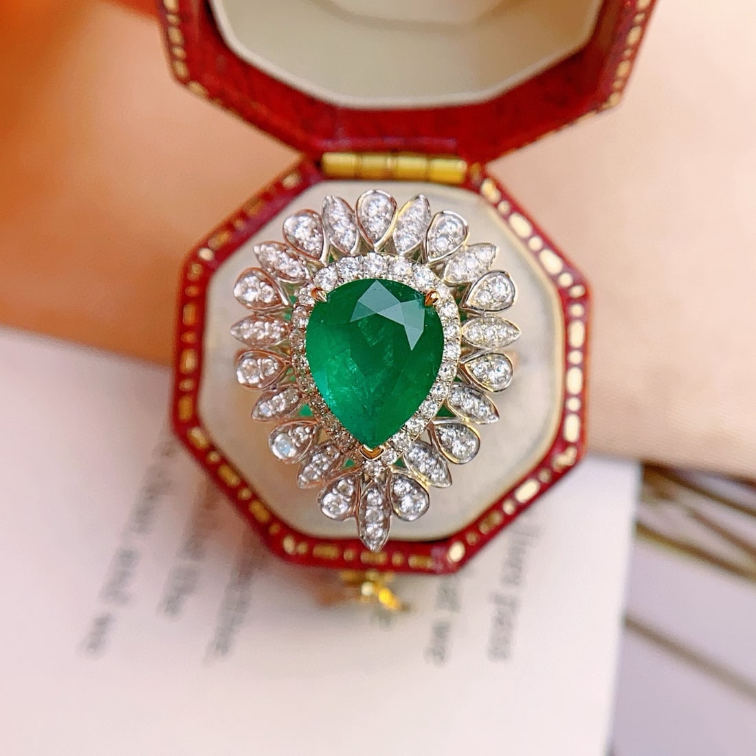14k Gold 1.85 Ct Vivid Green Natural Emerald & Diamond Ring: Ref:231060101 // gold content:14k gold // ring size:7. 25us // // main gemstone:emerald // shape:pear // carat weight:1. 85ct // color:vivid green // treatment:natural // // adjacent gemstone 2 : diam