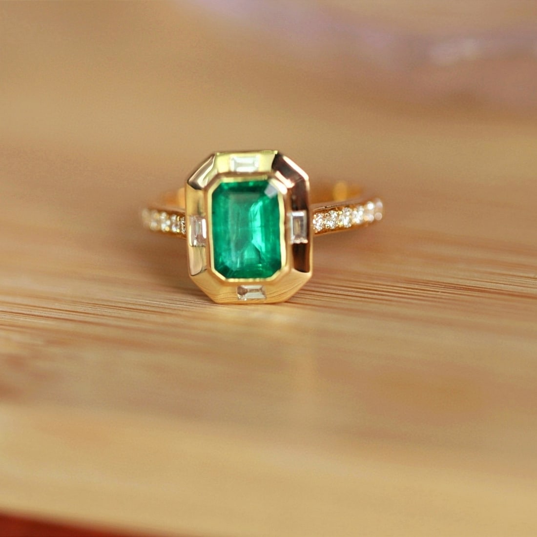 14k Gold 1.72 Ct Vivid Green Natural Emerald & Diamond Ring - 2