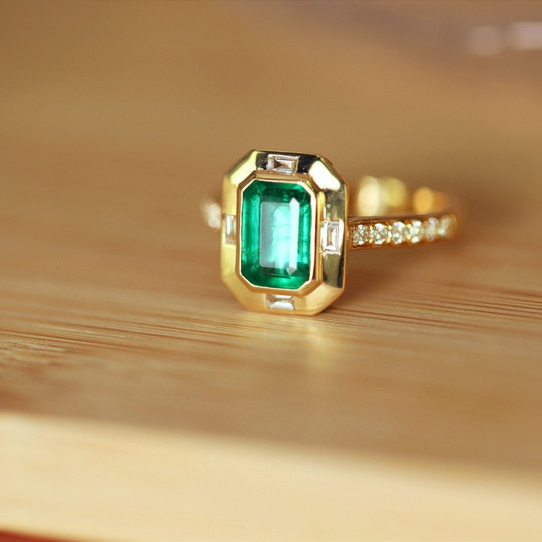 14k Gold 1.72 Ct Vivid Green Natural Emerald & Diamond Ring - 3