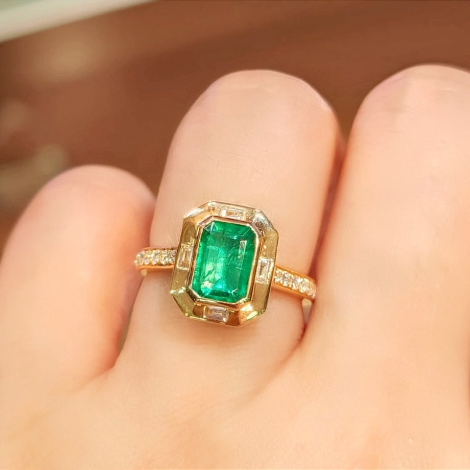 14k Gold 1.72 Ct Vivid Green Natural Emerald & Diamond Ring - 5