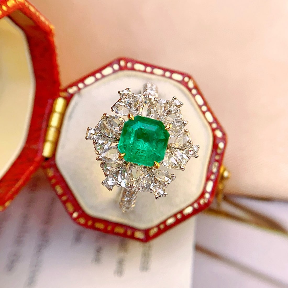 14k Gold 2.06 Ctw Natural Emerald & Diamond Ring: Ref:231060111 // gold content:14k gold // ring size:7. 25us // // main gemstone:emerald // shape:octagonal // carat weight:1. 04ct // color:green // treatment:natural // // adjacent gemstone 2 : diamo