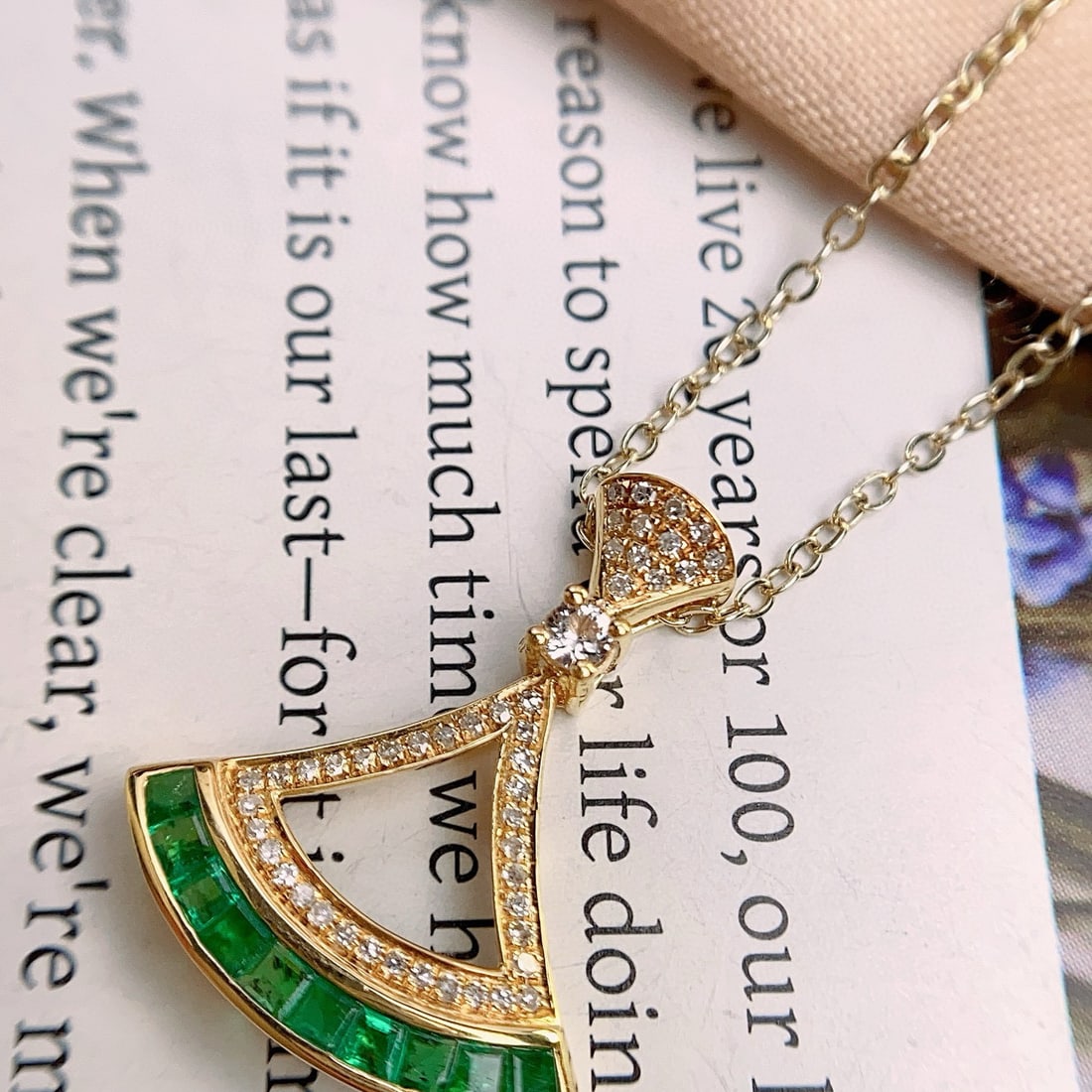 14k Gold 0.80 Ct Vivid Green Natural Emerald & Diamond Pendant( Without Chain ) - 2