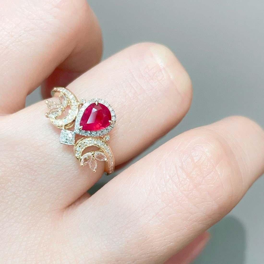 14k Gold 0.6 Ct Natural Ruby & Diamond & Sapphire Ring - 6