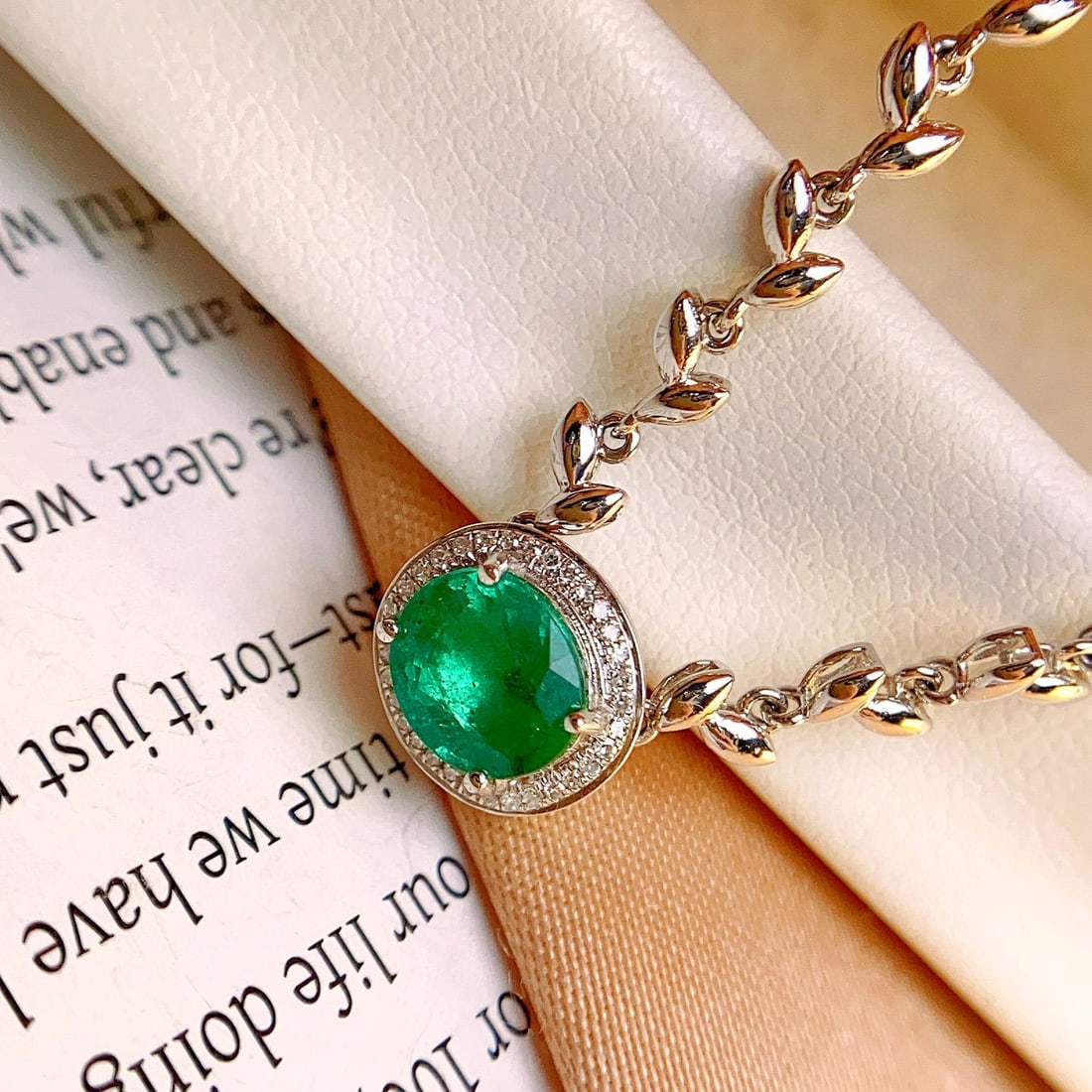 14k Gold 1.00 Ct Vivid Green Natural Emerald & Diamond Necklace - 4