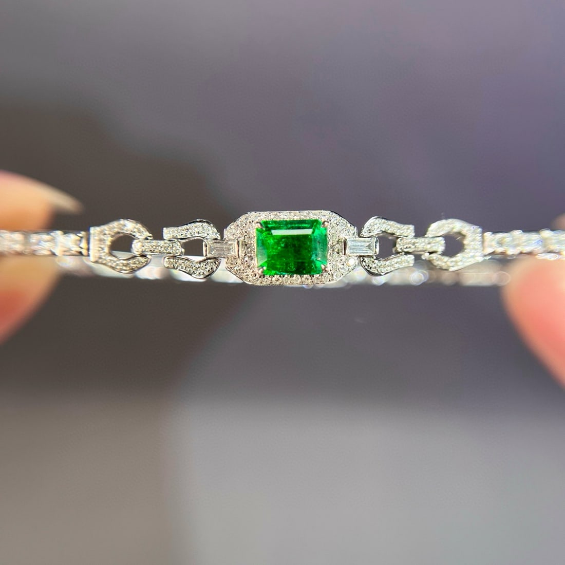 14k Gold 2.24 Ctw Vivid Green Natural Emerald & Diamond Bracelet: Ref:231060162 // gold content:14k gold // main gemstone:emerald // shape:octagonal // carat weight:1. 10ct // color:vivid green // treatment:natural // // adjacent gemstone 2 : diamond //