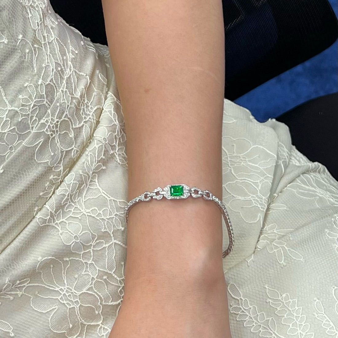 14k Gold 2.24 Ctw Vivid Green Natural Emerald & Diamond Bracelet - 5