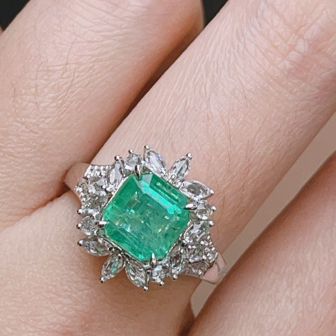 14k Gold 2.4 Ct Natural Emerald & Sapphire Ring - 4