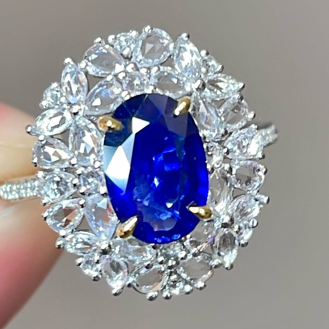 14k Gold 1.5 Ct Natural Sapphire & Sapphire & Diamond Ring - 2