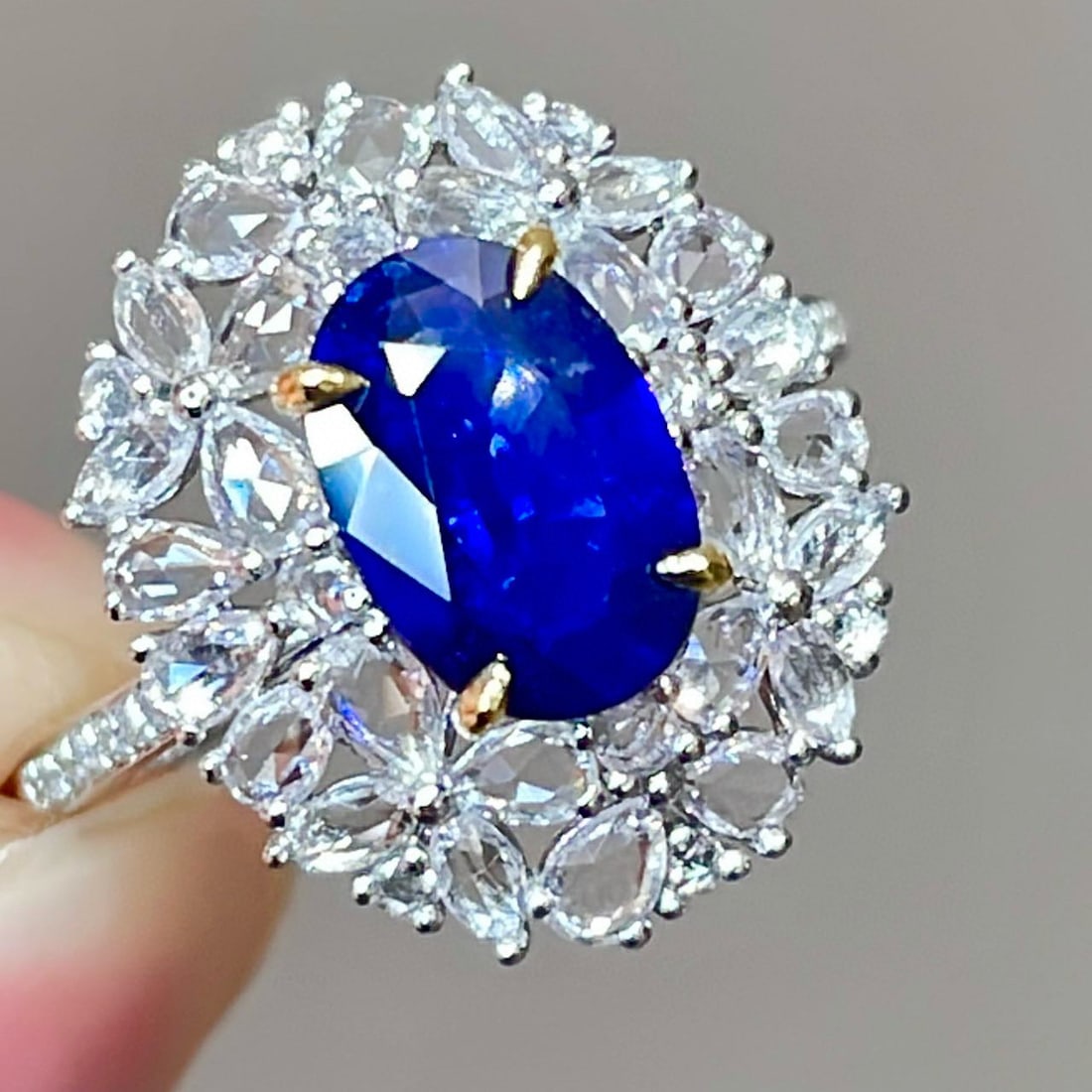 14k Gold 1.5 Ct Natural Sapphire & Sapphire & Diamond Ring - 3