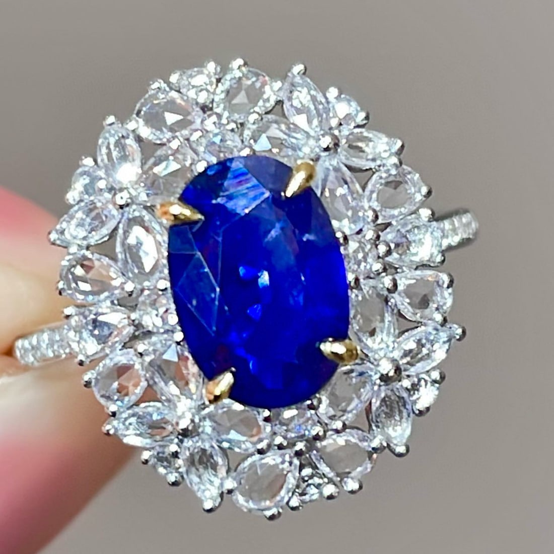 14k Gold 1.5 Ct Natural Sapphire & Sapphire & Diamond Ring - 4