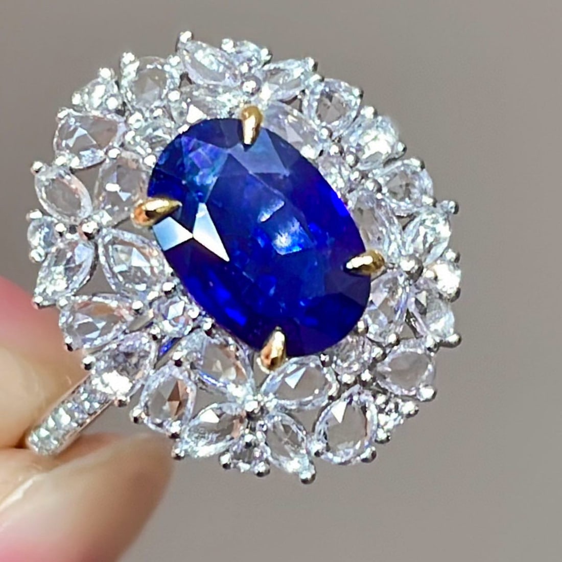 14k Gold 1.5 Ct Natural Sapphire & Sapphire & Diamond Ring - 5