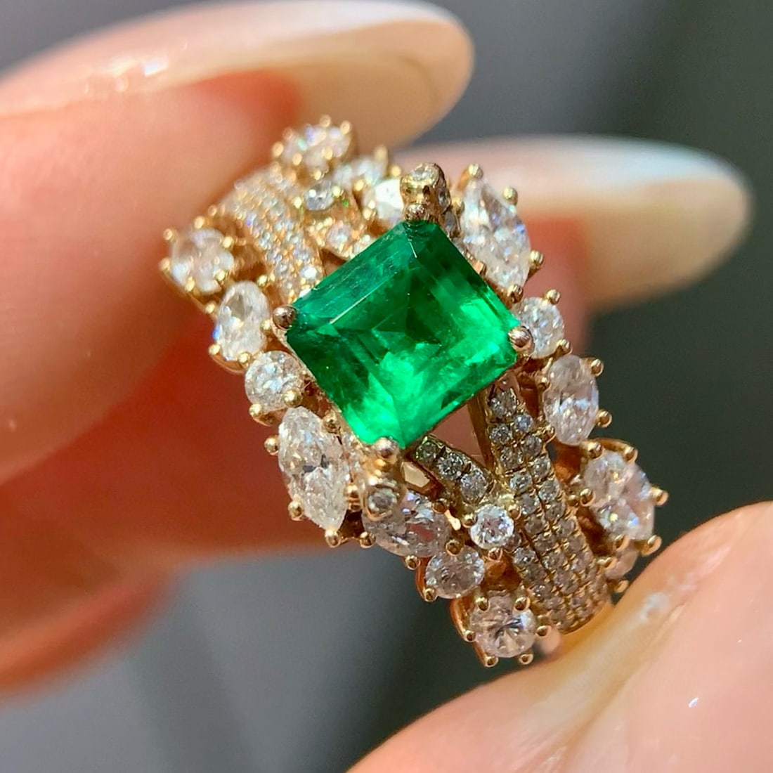 14k Gold 1.75 Ctw Vivid Green Natural Emerald & Diamond Ring - 2