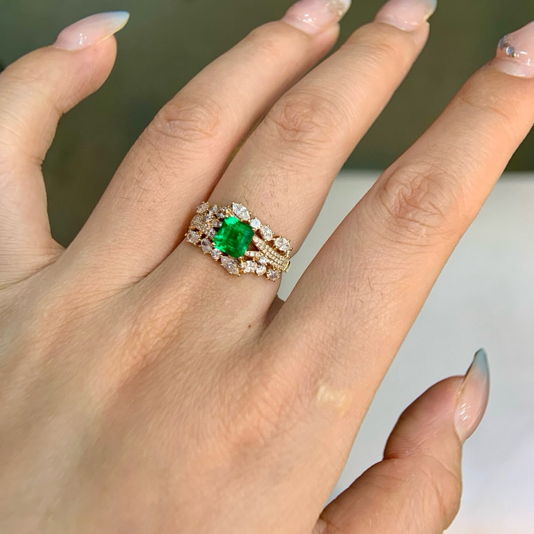 14k Gold 1.75 Ctw Vivid Green Natural Emerald & Diamond Ring - 3